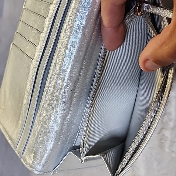 Authentic Chanel wallet - Picture 15 of 17